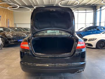 Jaguar XF 2.2 Diesel *LEDER*KAM*NAVI*PDC*SZHZ*XENON*