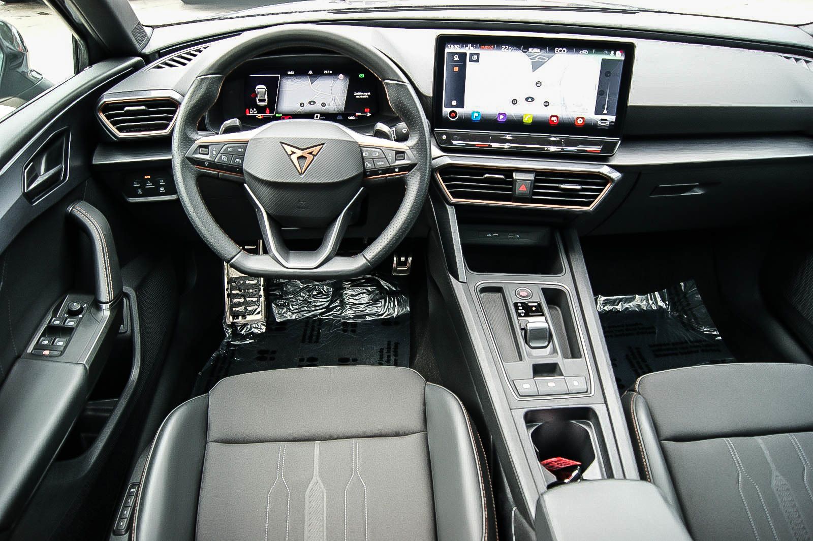 Fahrzeugabbildung CUPRA Leon Sportstourer e-Hybrid PANORAMA CARPLAY ACC