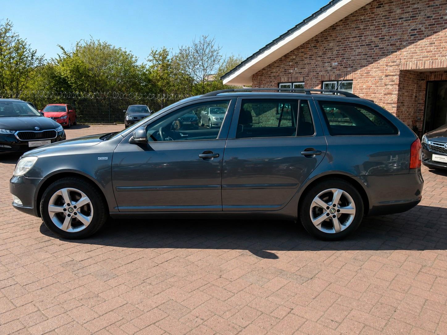Skoda Octavia 2011 — photo 7
