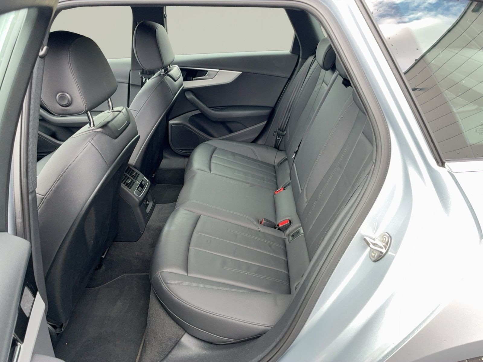 Audi A4 - Bild 13