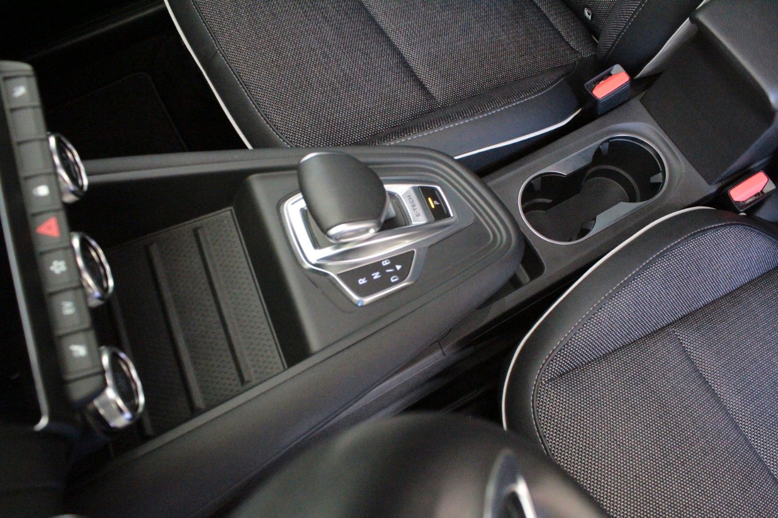 Fahrzeugabbildung Renault Captur E-Tech Plug-in 160  Plug in Hybrid