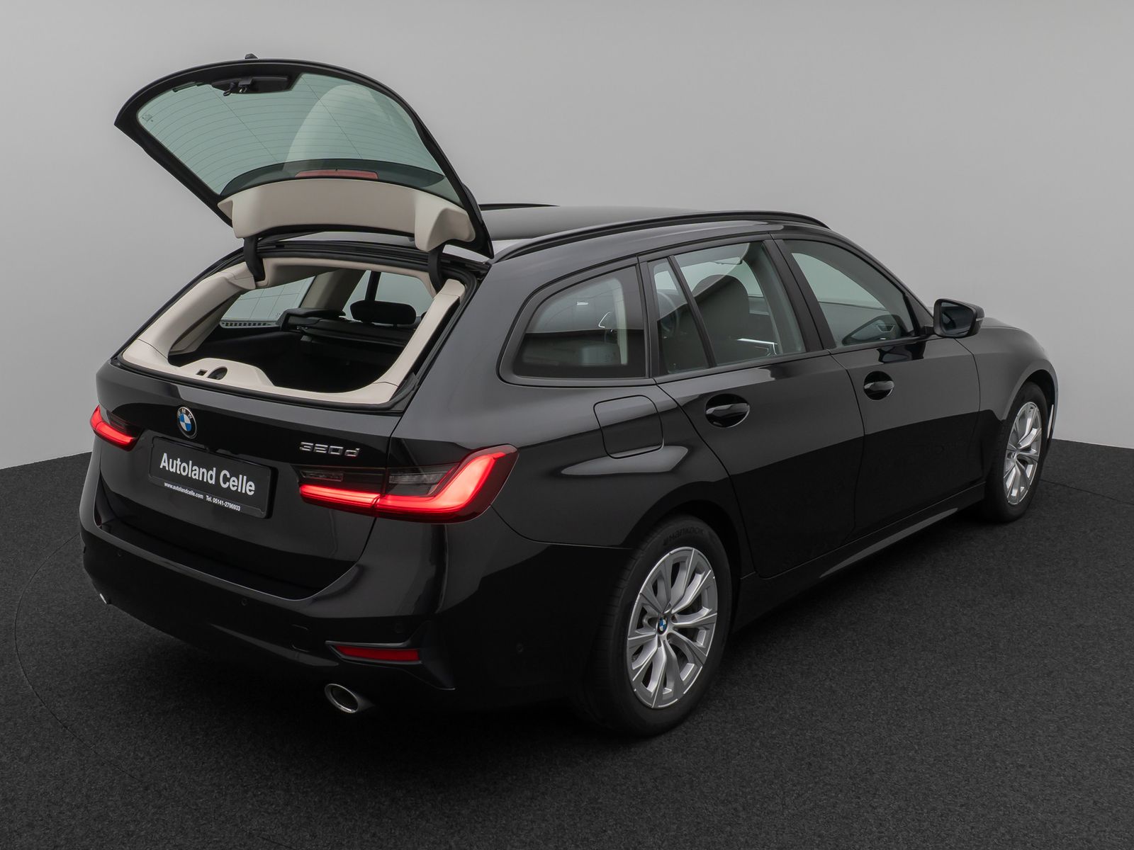Fahrzeugabbildung BMW 320d Kamera DAB HiFi Komfort Alarm Standheizung