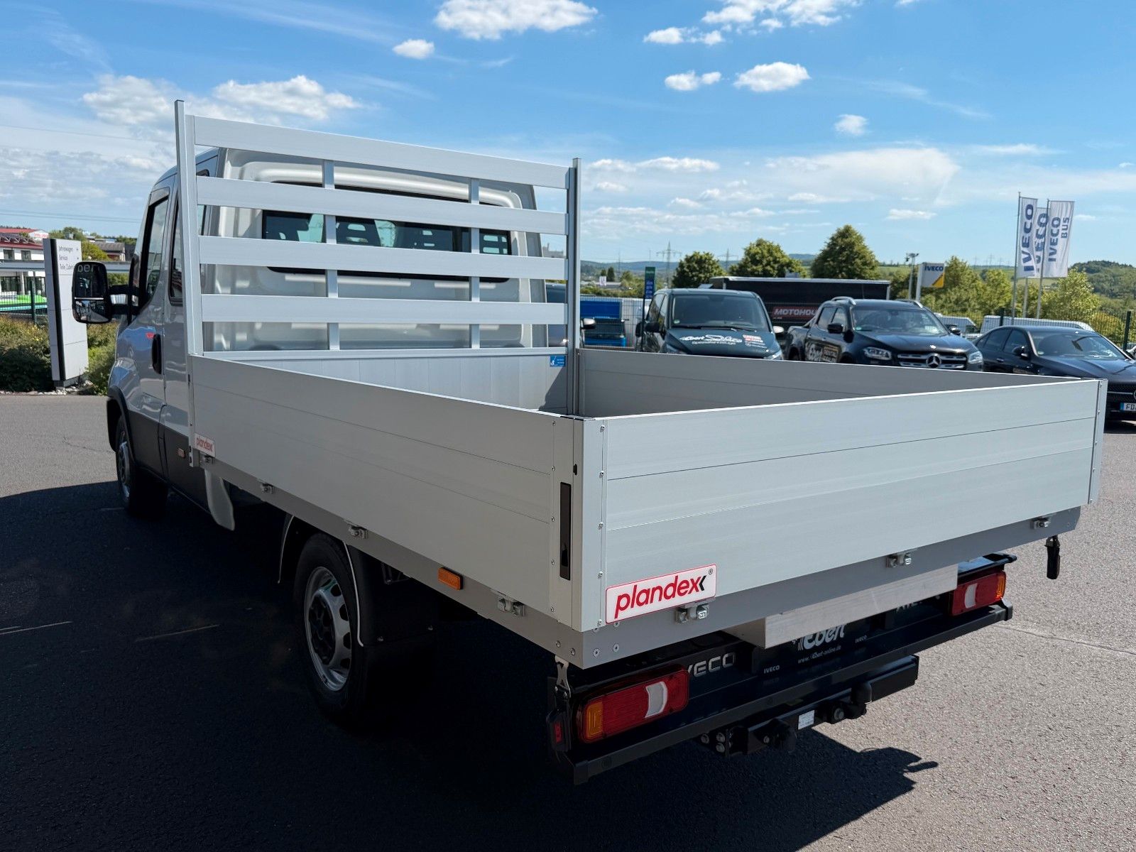 Fahrzeugabbildung Iveco Daily 35S16 H 3.0L A8 *Automatik*AHK*7-Sitze*