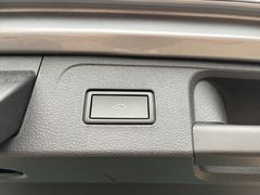 Fahrzeugabbildung Volkswagen Passat Variant Business 2.0 TDI Navi Pano Sitzh