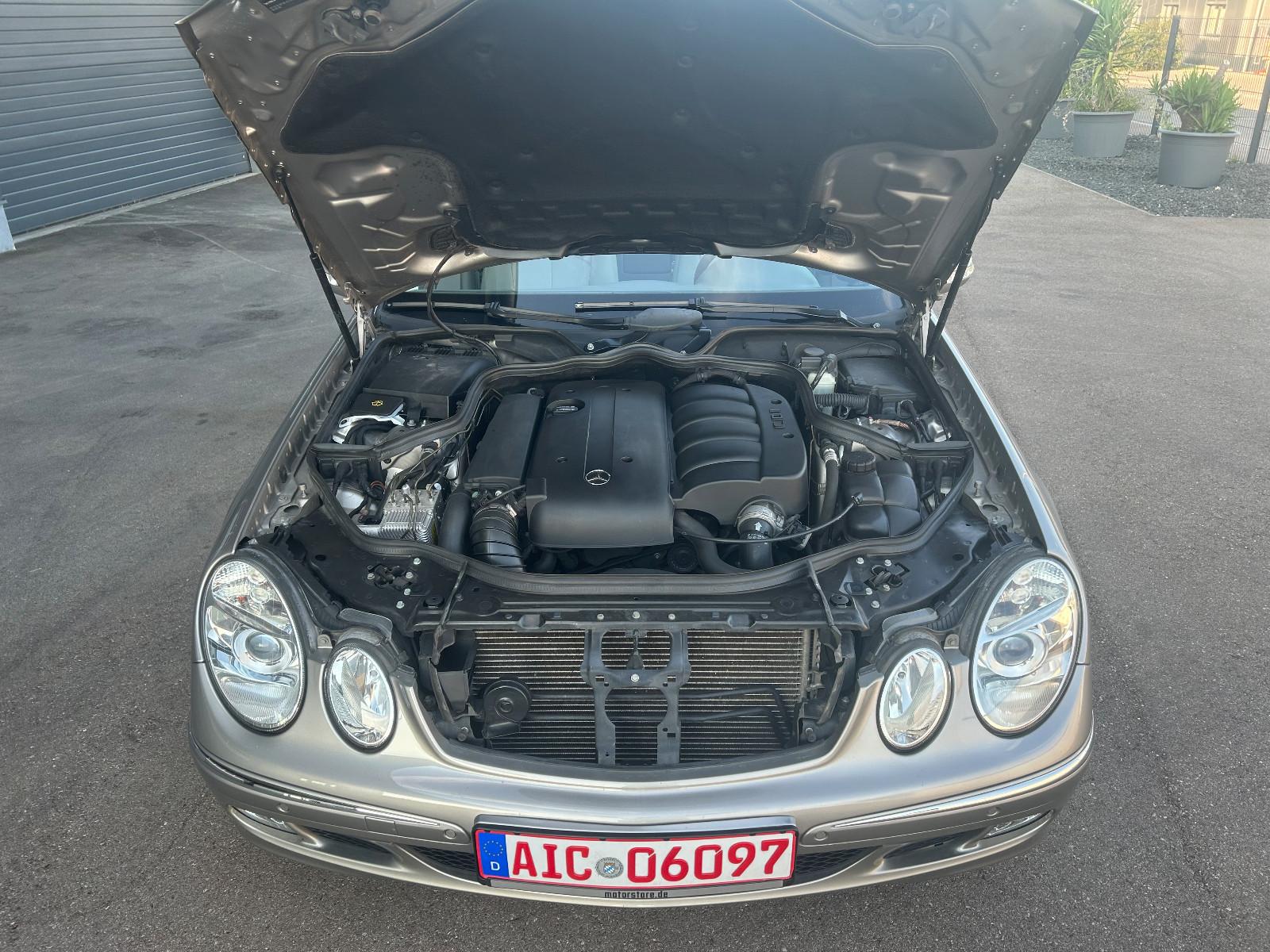 Mercedes-Benz E220CDI-Elegance-Aut-PDC-VornHinten-Klimaaut-Alu