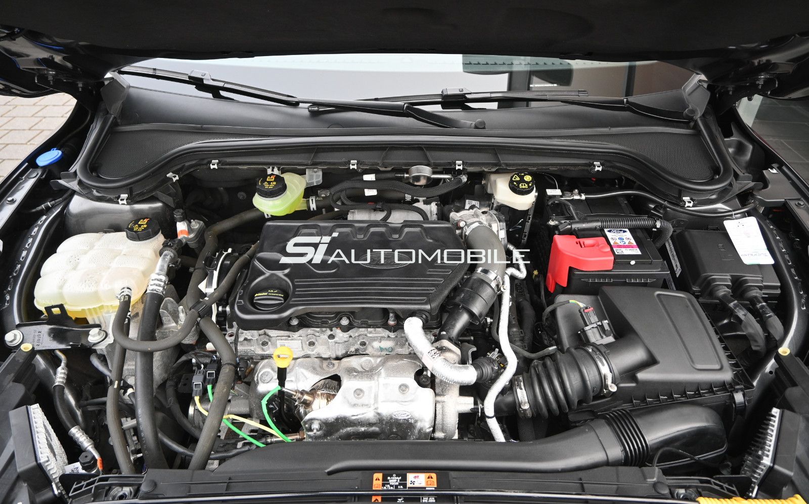 Fahrzeugabbildung Ford Focus 1.5D ST-Line X °ACC°B&O°HUD°PANO°STANDHEIZ