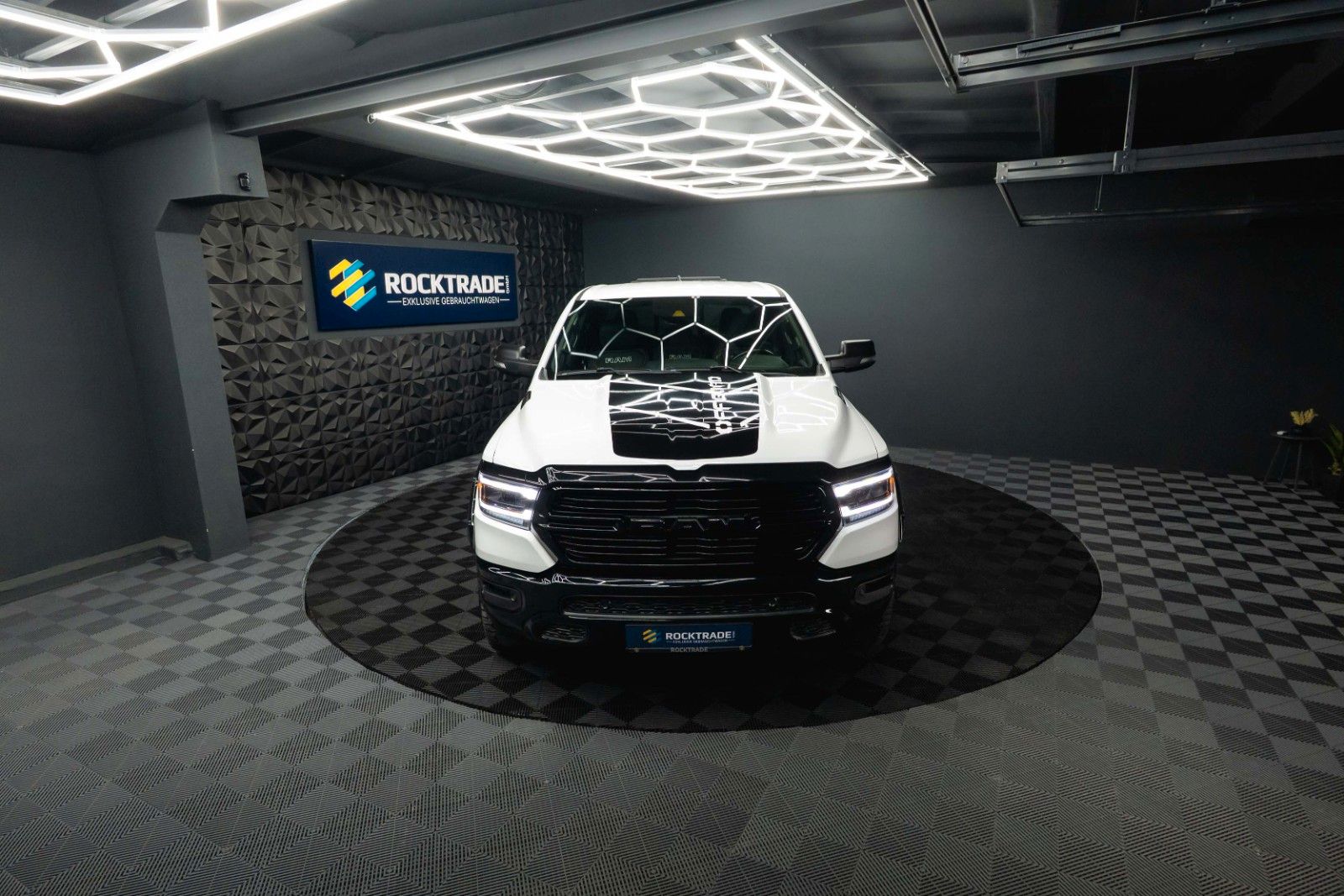 Fahrzeugabbildung Dodge RAM 5.7 V8 HEMI 4x4 OFFROAD LONGBED AXLE LOCK