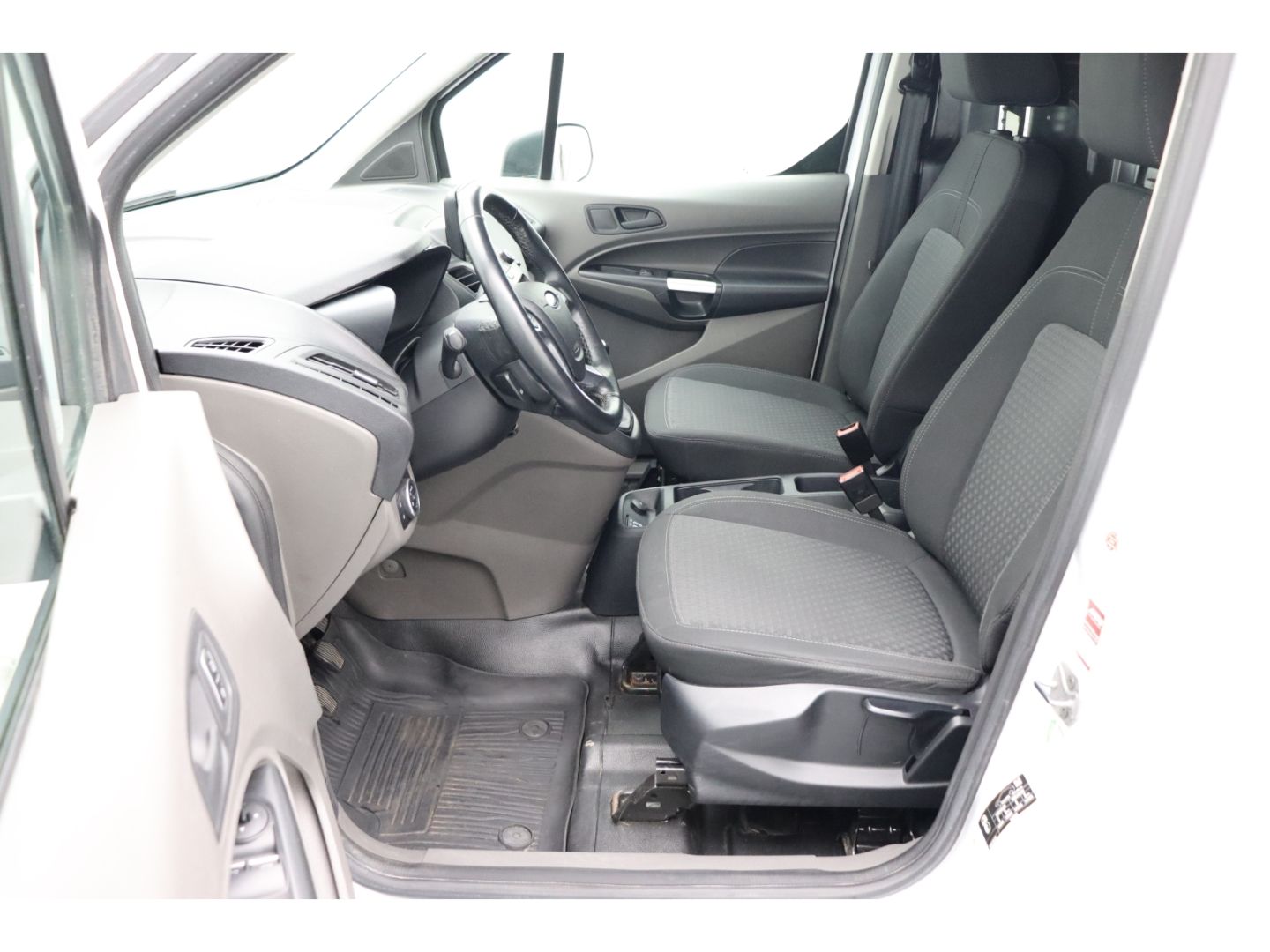 Fahrzeugabbildung Ford Transit Connect 1.5 TDCi Kasten Trend AHK PDC
