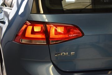 Volkswagen Golf - 8
