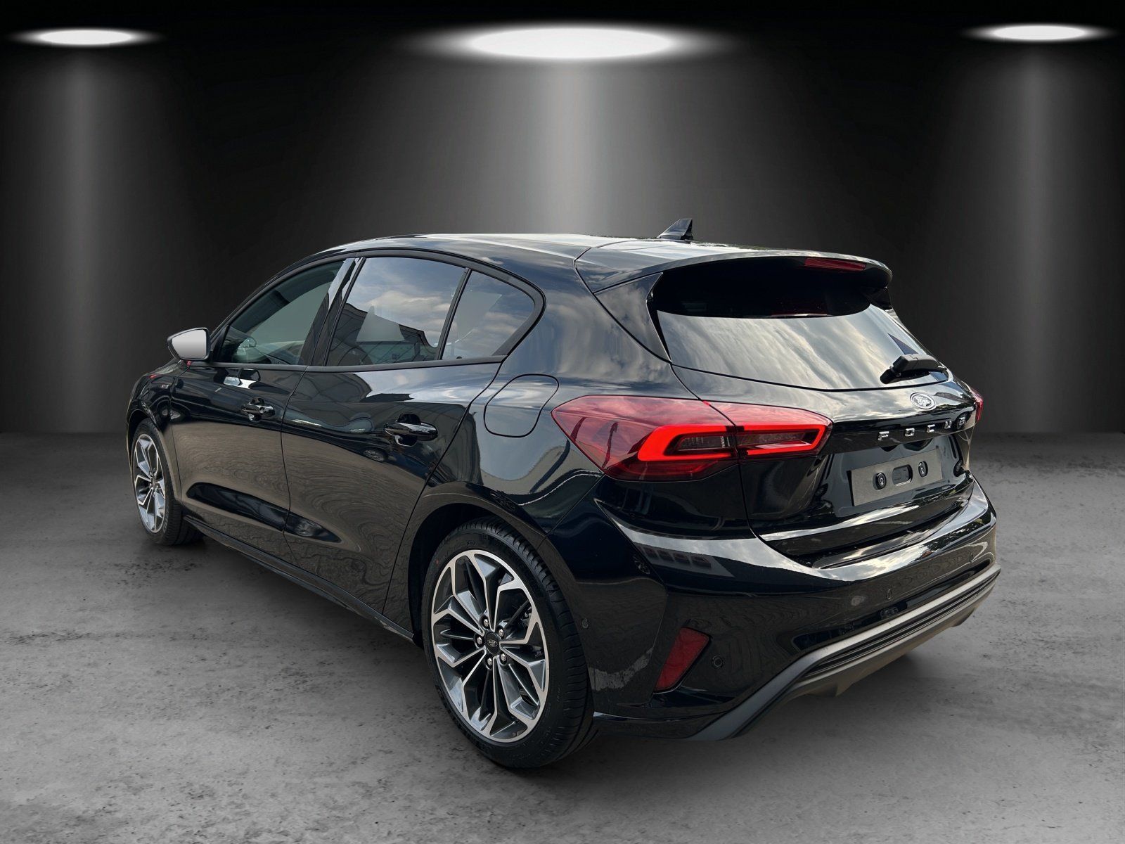 Fahrzeugabbildung Ford Focus ST-Line X Winter Pak. B+O HUD 18 Zoll PDC