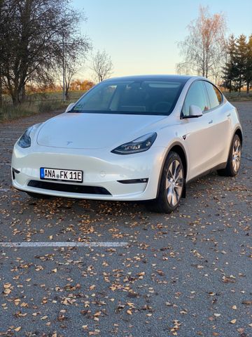 Tesla Model Y Dual Motor AWD MwSt.