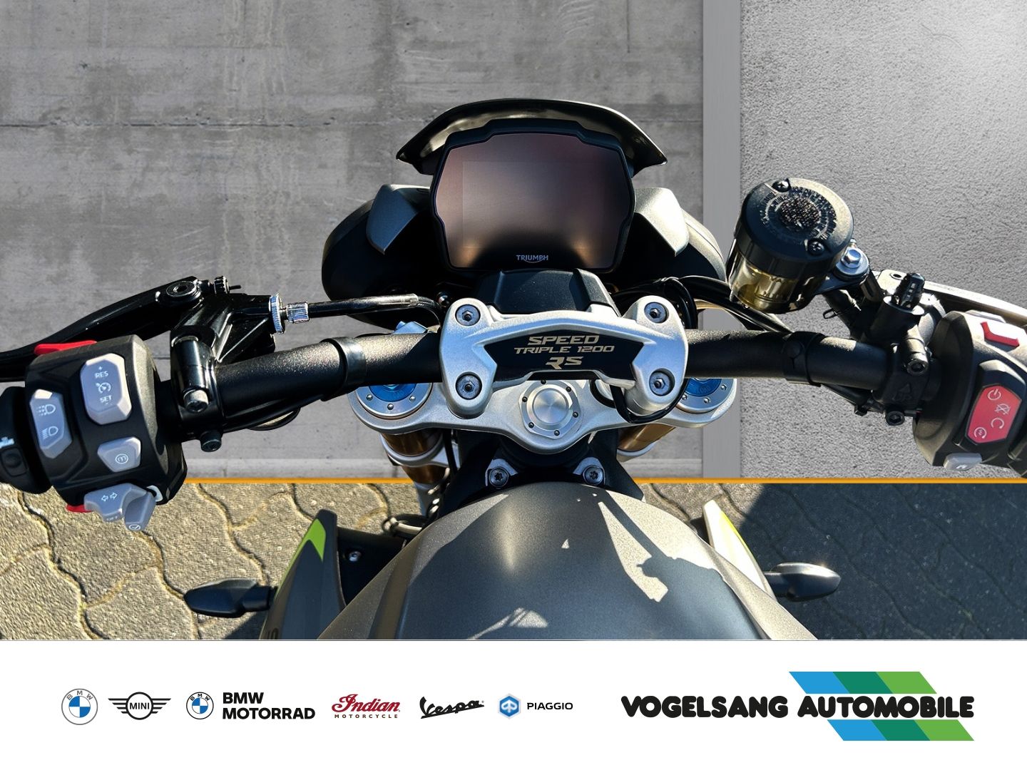 Fahrzeugabbildung Triumph Speed Triple 1200 RS, Tempomat, Heizgriffe, kurz