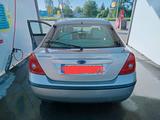 Ford Mondeo Auto - Ford Mondeo aus 2002 mit Diesel-Antrieb