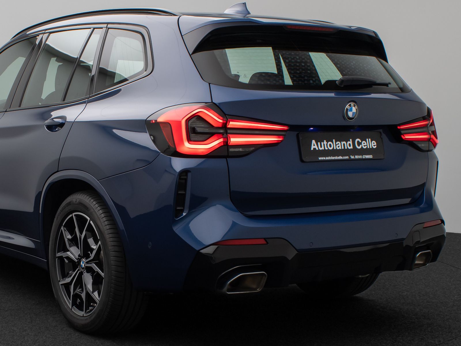 Fahrzeugabbildung BMW X3 xD20i  M Sport Panorama Kamera HUD AHK 19Zoll