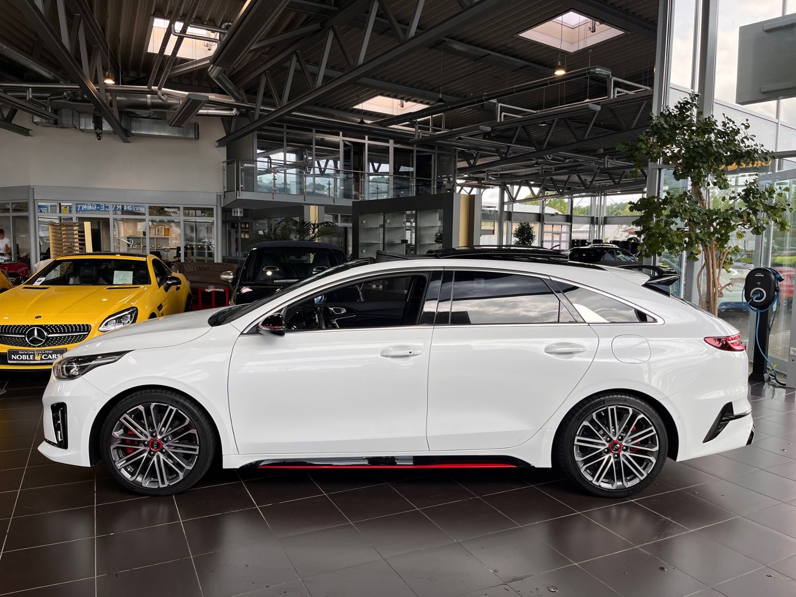 Fahrzeugabbildung Kia ProCeed GT PANO AHK KLIMA SHZ LED NAVI