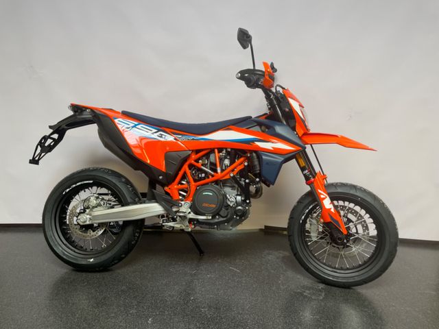 KTM 690 SMC R / MY 24 / Black Week Deal !