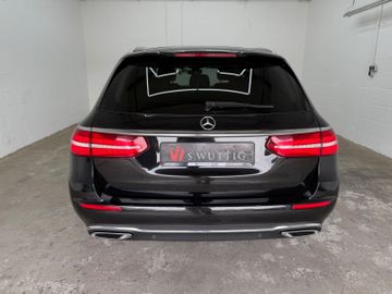 Mercedes E 200 - 11