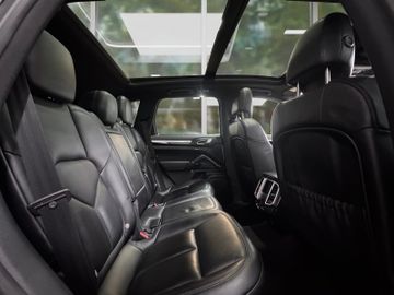 Porsche Cayenne - 8