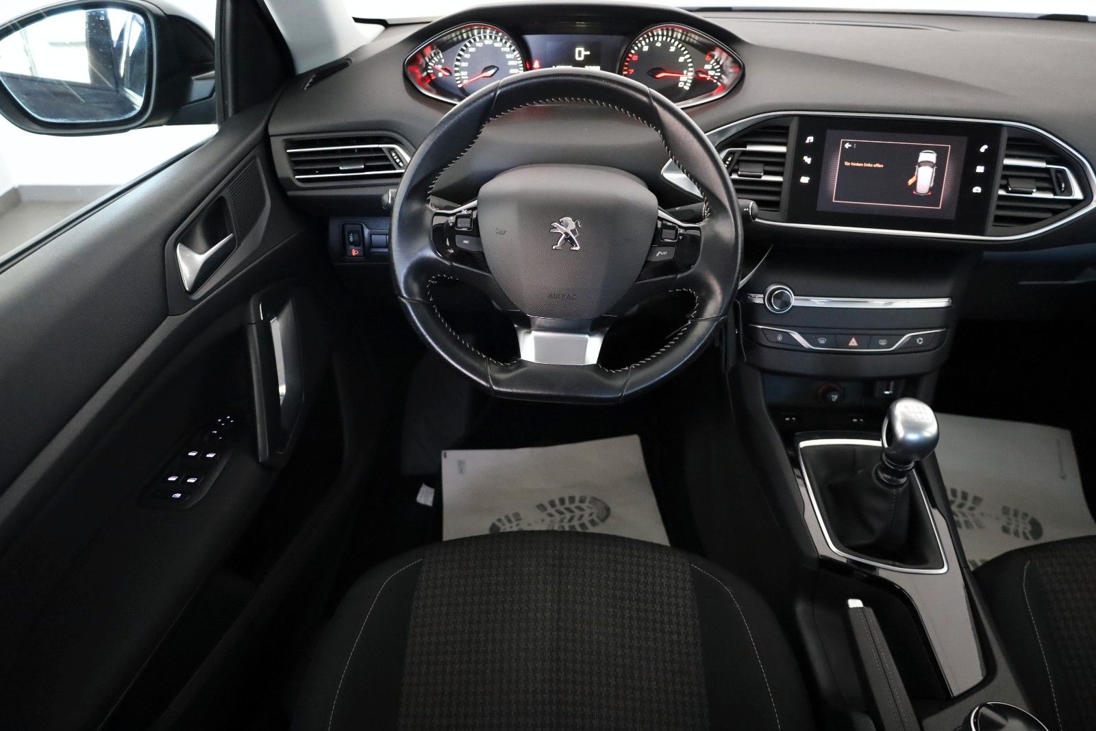 Fahrzeugabbildung Peugeot 308 Active Navi,SH,PDC,Kamera,SR+WR