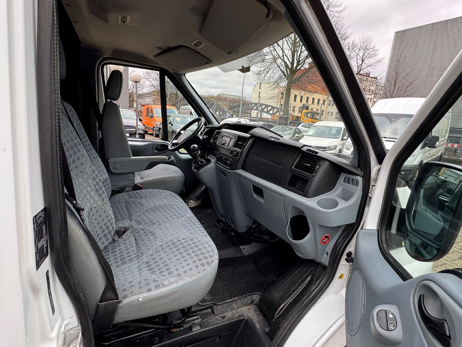 Fahrzeugabbildung Ford Transit Kasten FT 350 HOCH & LANG KLIMA H.REGALE