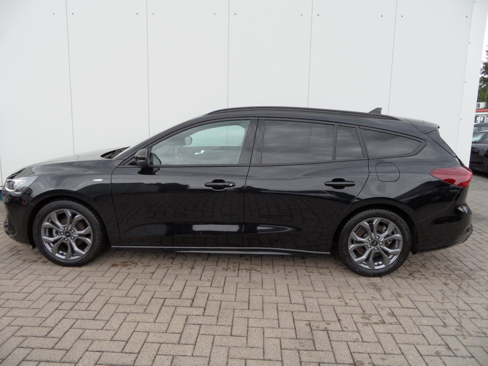 Ford Focus Turnier ST-Line X+Cam+Panoramadach+AHK+AT