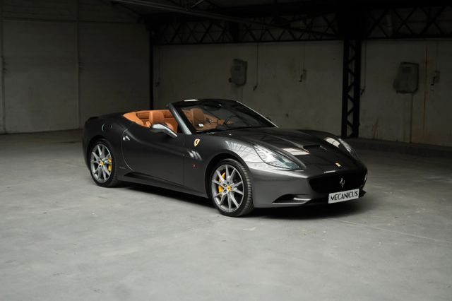 Ferrari California *Grigio Silverstone & Cuoio*