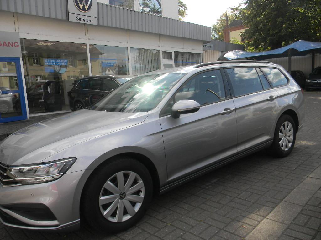 Volkswagen Passat Variant Conceptline 1,5 TSI DSG AHK KAM.
