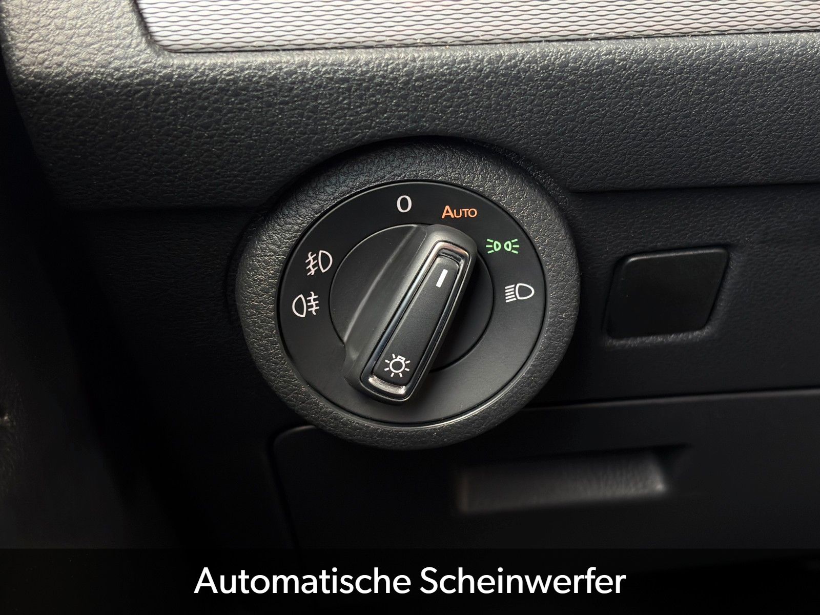 Fahrzeugabbildung Volkswagen T6.1 Multivan Highline Alcan. CAM ACC SHZ 3-Z KL