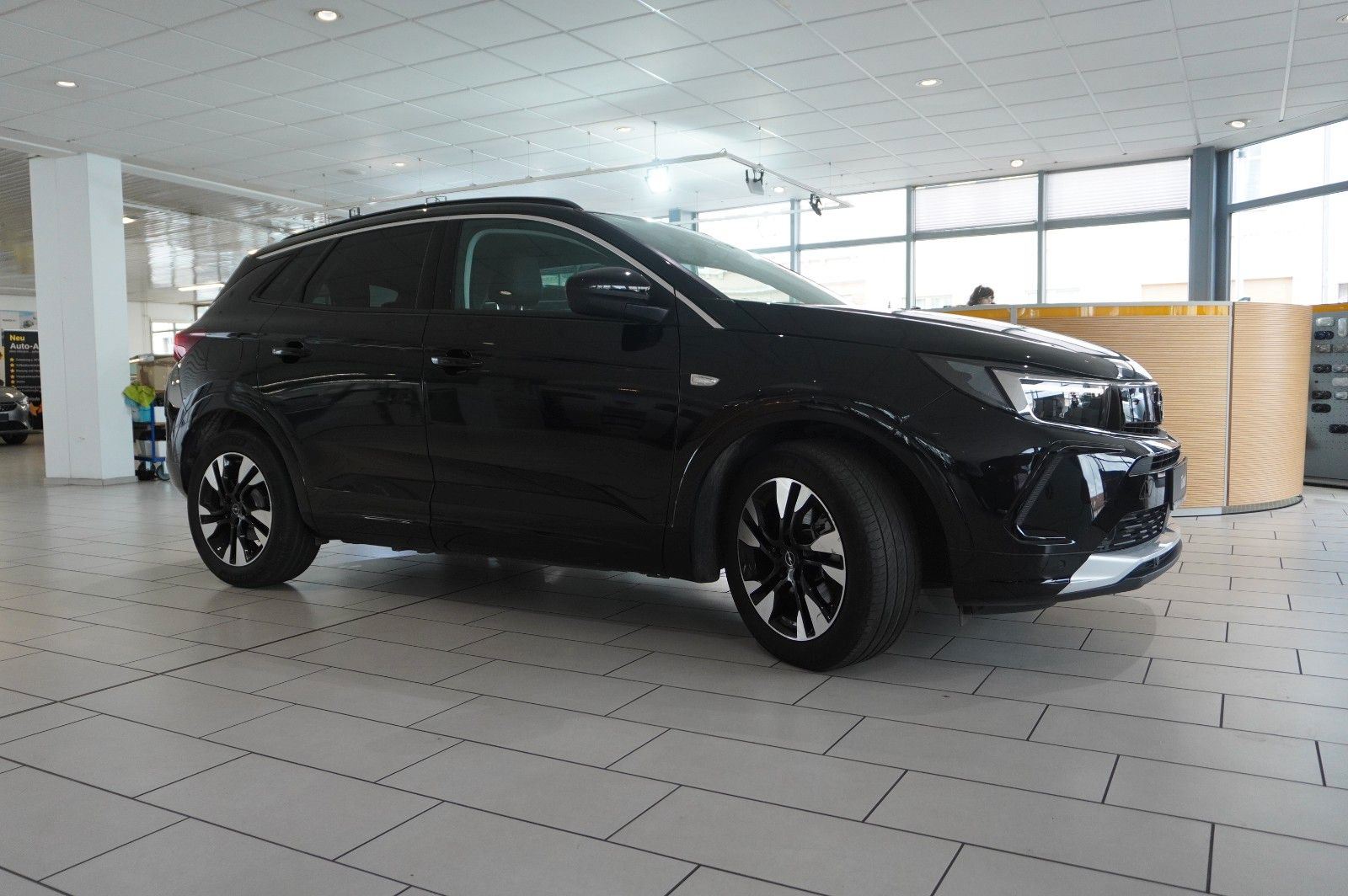 Fahrzeugabbildung Opel Grandland (X) 1.6 PHEV ELEGANCE NAVI/LED/SPORT