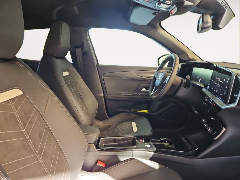 Fahrzeugabbildung Opel Mokka-e Ultimate Longe Range