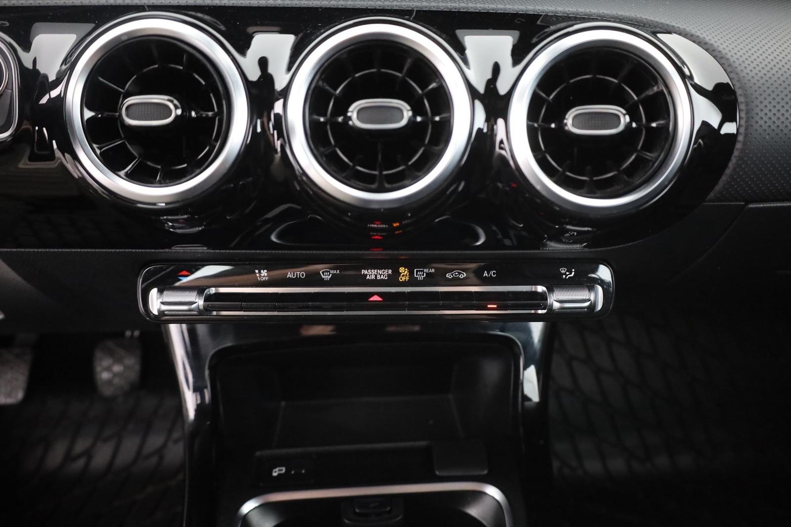Mercedes-Benz CLA SB Progressive LED Navi Sitzheizung AHK, миниатюра 12