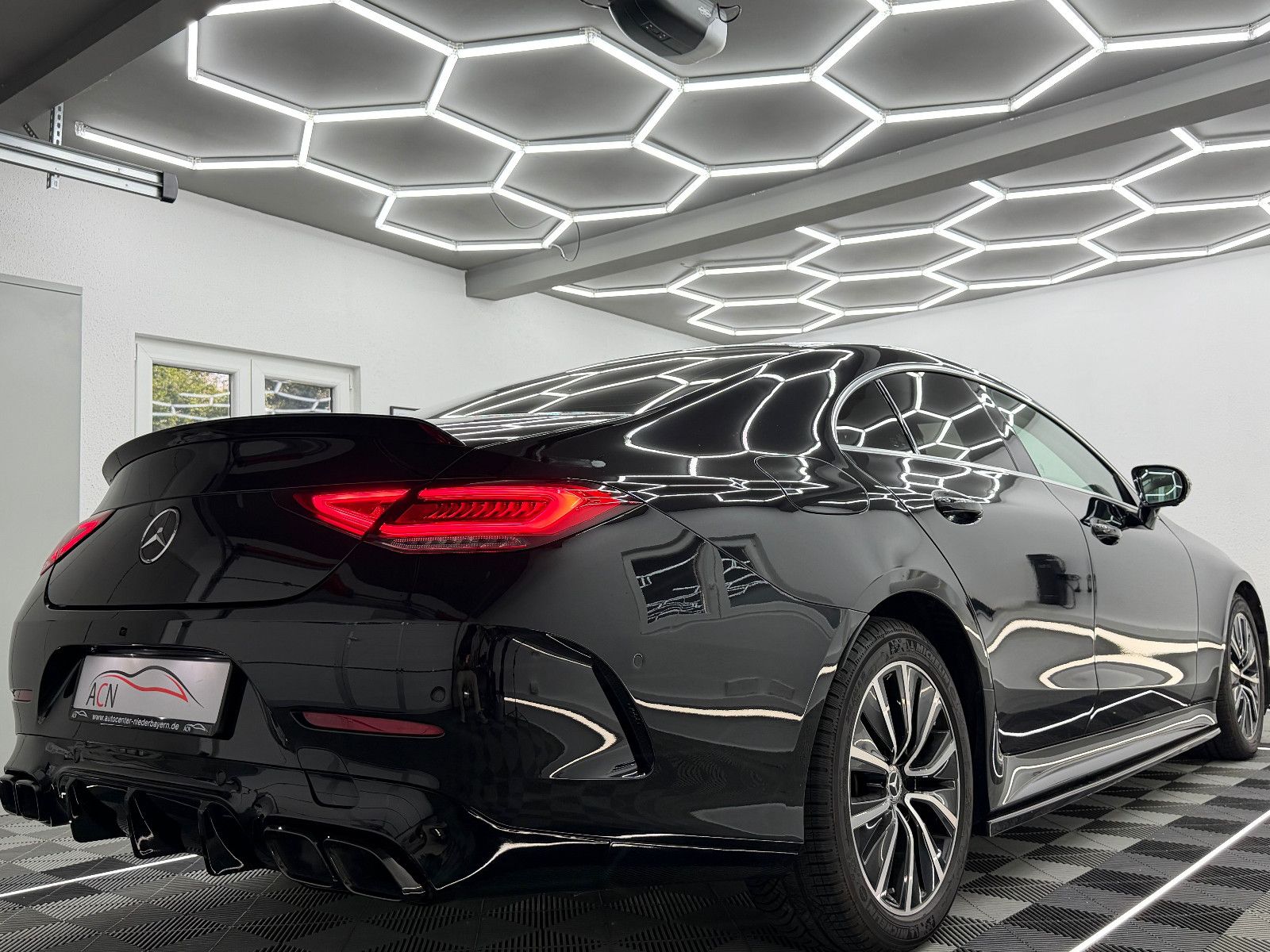 Fahrzeugabbildung Mercedes-Benz CLS 350 d 4Matic AMG-LINE/HuD/eGSD/DISTR+/STHZ