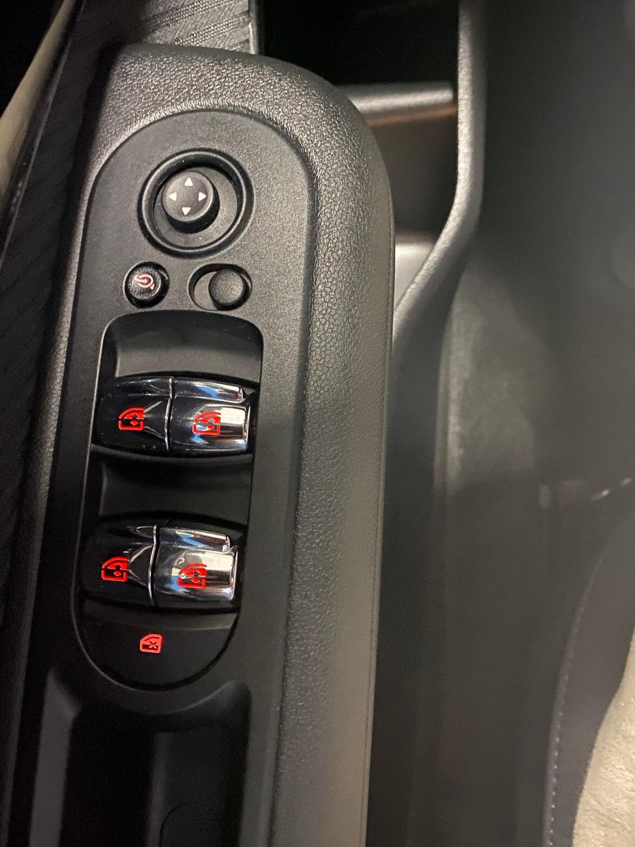 Fahrzeugabbildung MINI Cooper 1.5 12V Cooper KLIMA+NAVI+SITZHEIZ+ALU+LE