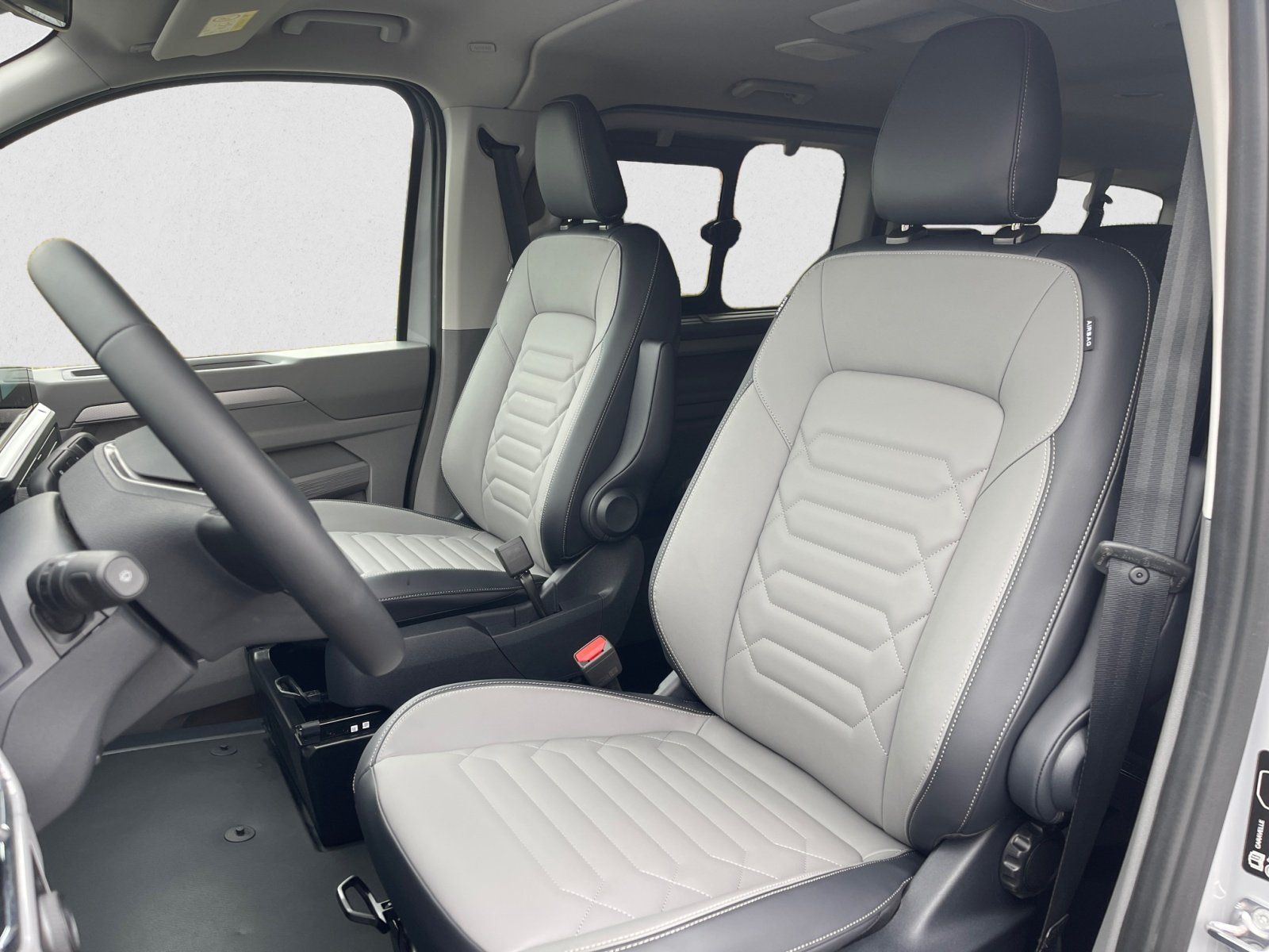 Volkswagen T7 Caravelle - Bild 9