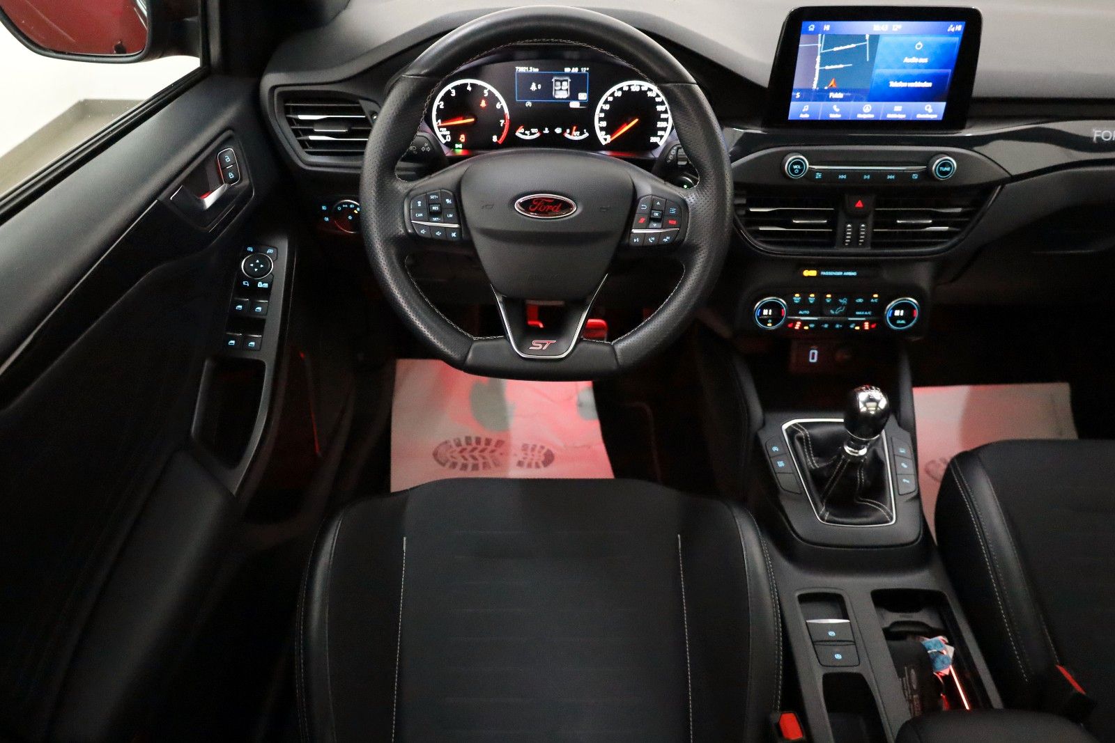Fahrzeugabbildung Ford Focus Lim. ST,Navi,SH,HUD,Kamera,ACC,Panorama+WR