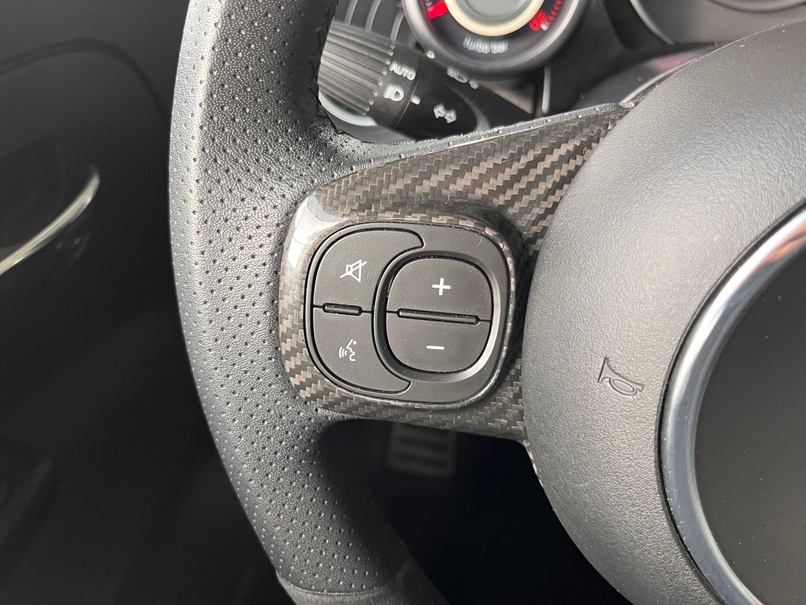 Fahrzeugabbildung Abarth 595 Competizione NAVI Xenon ALU