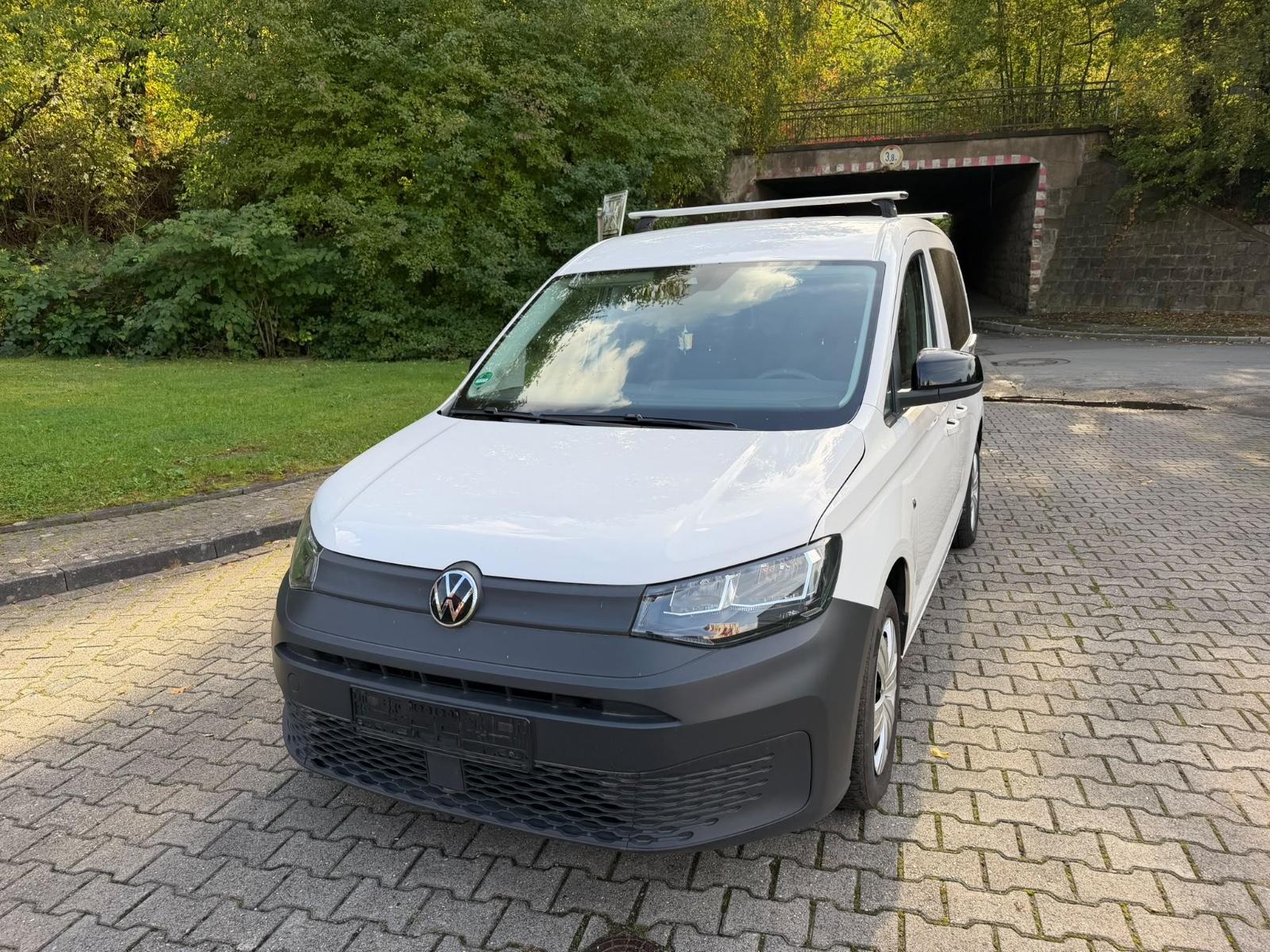 Volkswagen Caddy Basis.Zahnriemen ist neu. TÜV neu