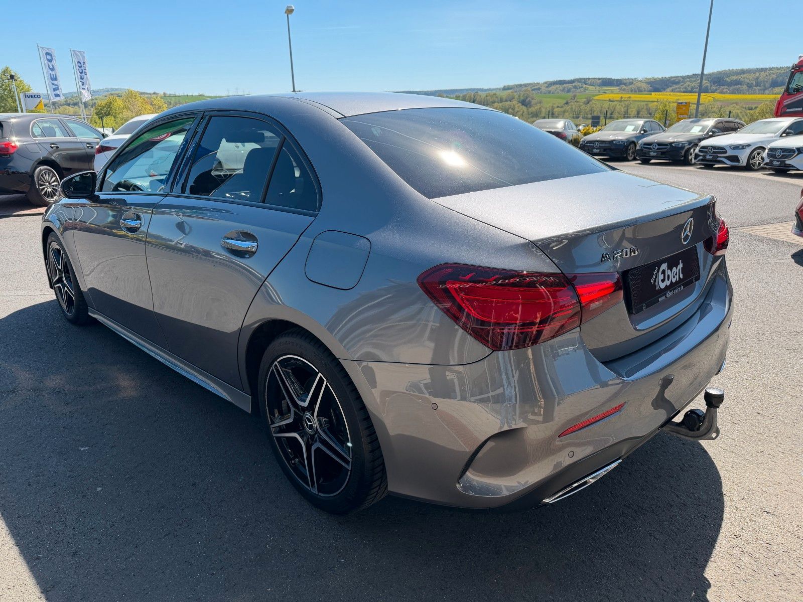 Fahrzeugabbildung Mercedes-Benz A 200 Limousine AMG NIGHT+AHK+MEMORY+360°+Ambien