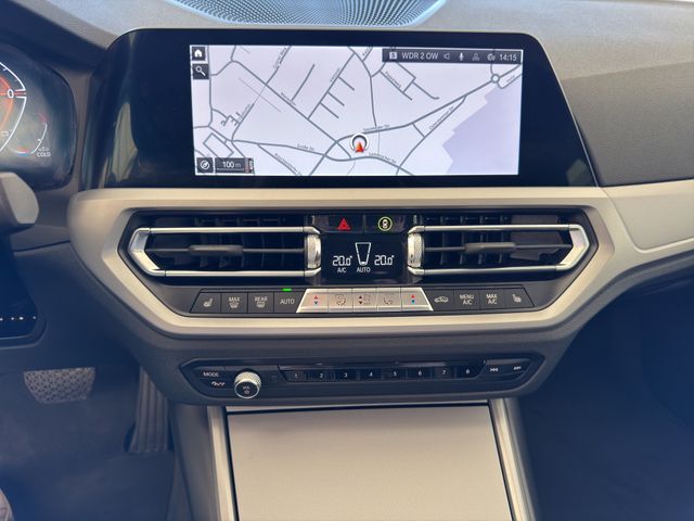 Fahrzeugabbildung BMW 318i Touring Automatik+Advantage+LED+Navi+AHK