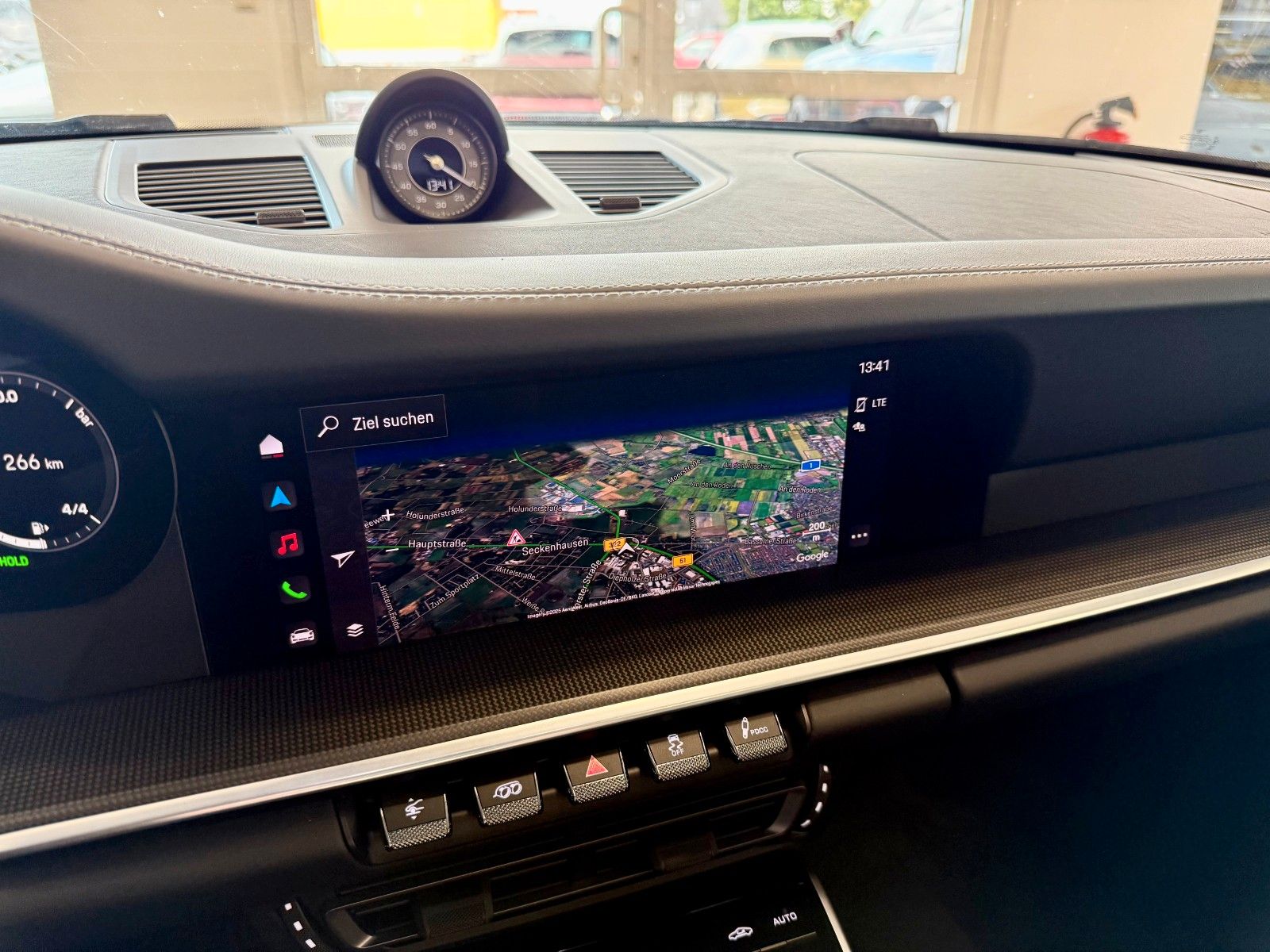 Fahrzeugabbildung Porsche 911 992 Turbo S LIFT/SportDesign/Glasdach/ACC