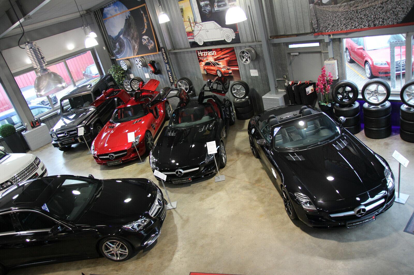 showroom-image-top