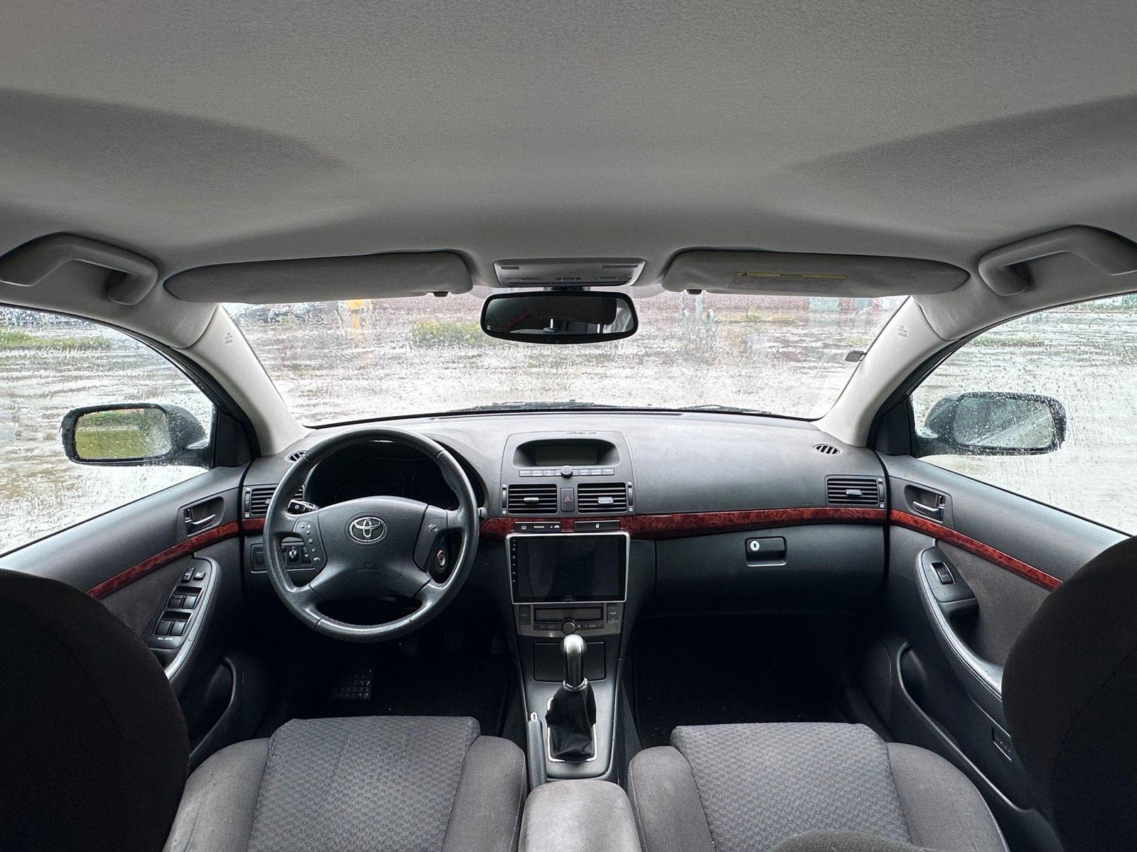 Toyota Avensis 2004 — photo 8
