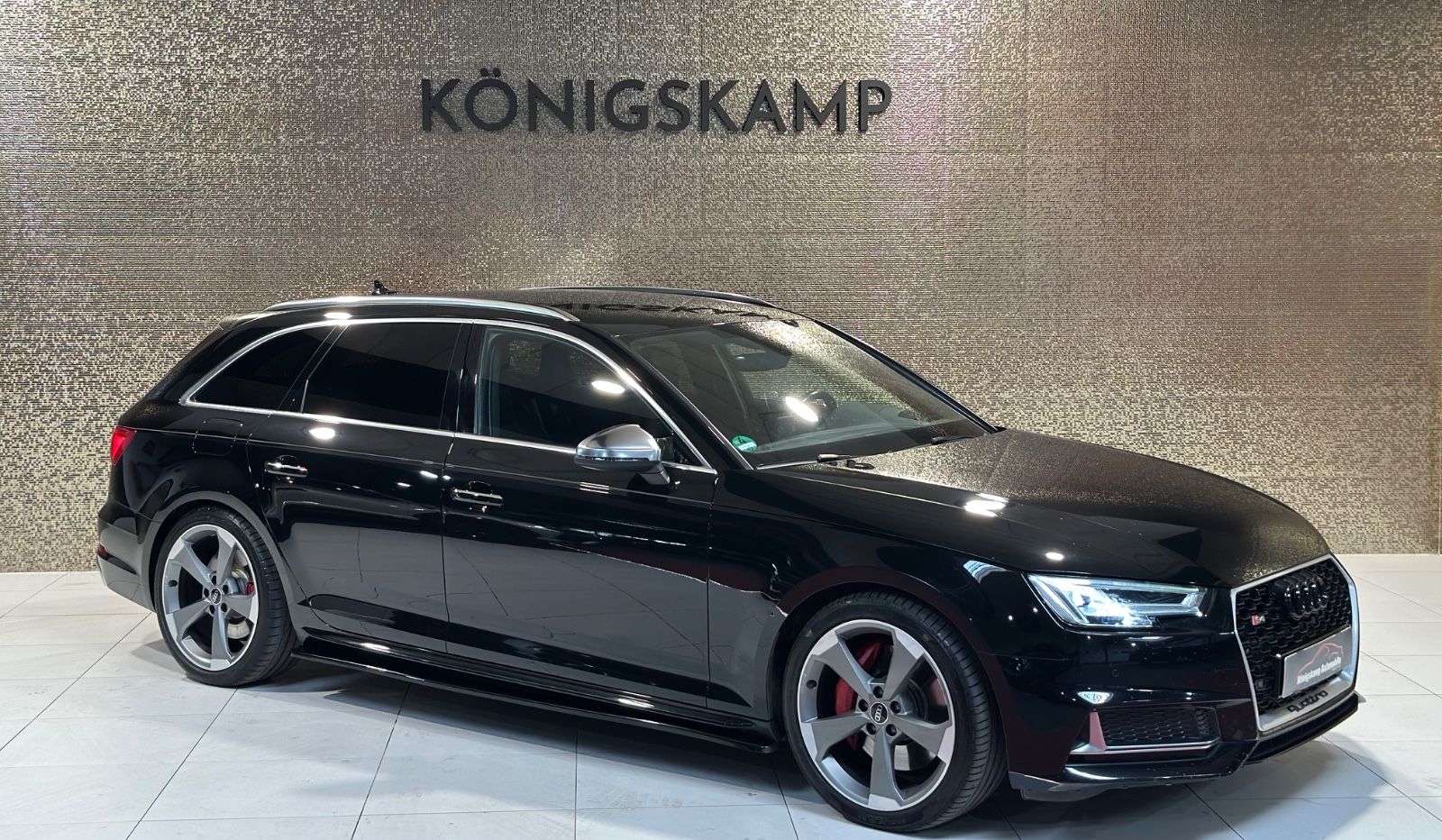 AUDI S4 Avant 3.0 TFSI quattro * AHK * MASSAGE * HUD*