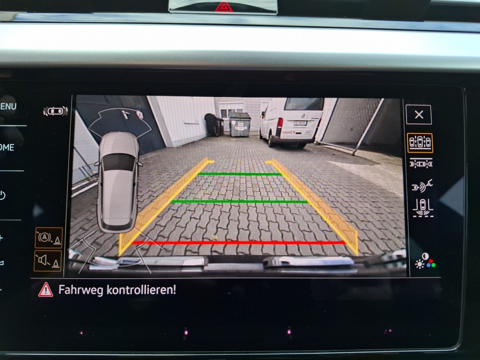 Fahrzeugabbildung Volkswagen Arteon SB TSI R-Line DSG Matrix Navi Pano AID AC