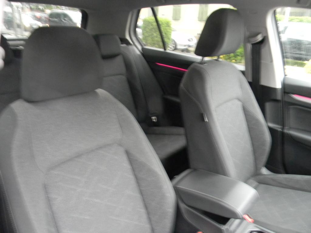 Volkswagen Golf VIII Lim. Life 2,0 TDI 7 GANG DSG Kamera, миниатюра 7