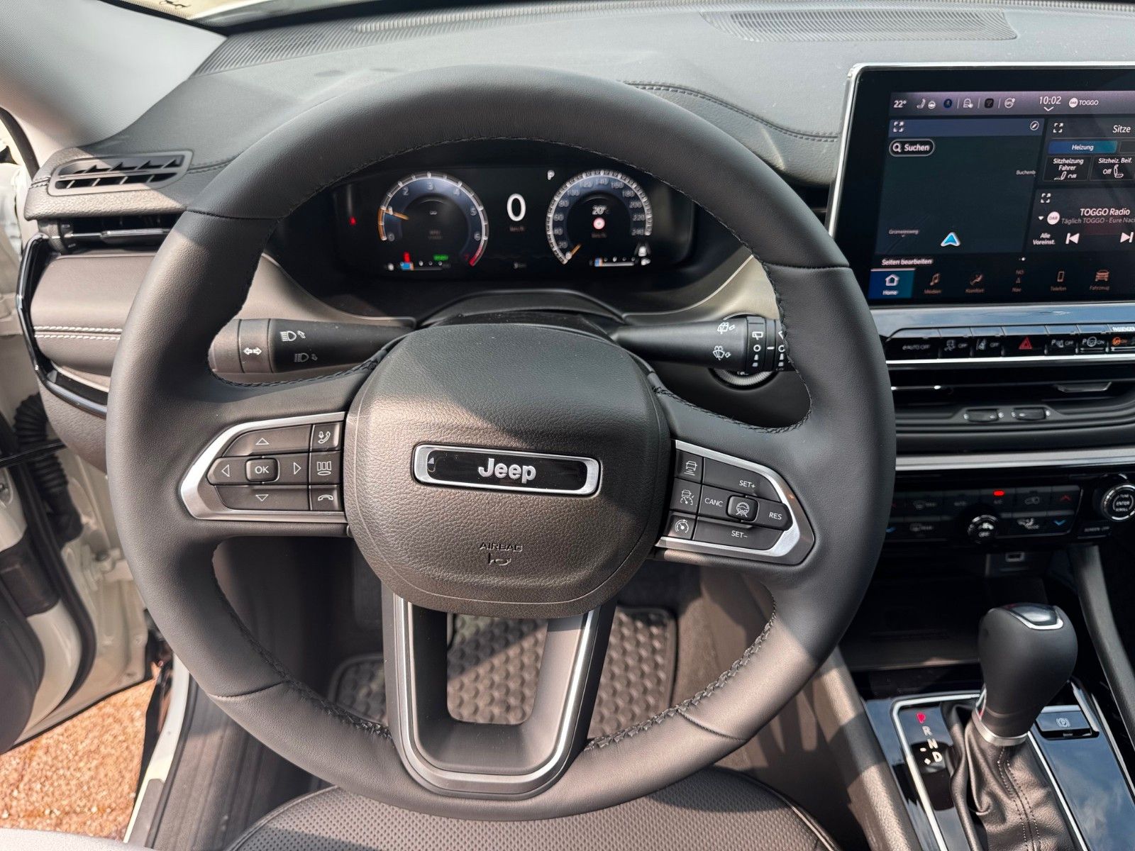 Fahrzeugabbildung Jeep Compass 1.5l Summit Navi Sitzbelüftung 360° ACC
