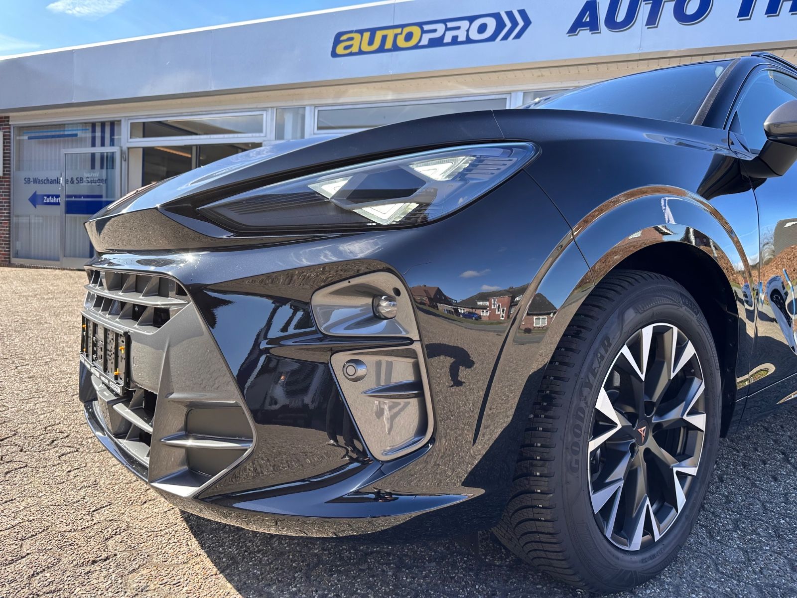 Fahrzeugabbildung CUPRA Terramar 1.5 eTSI DSG AHK/Navi/ACC/LED/SHZG/GJR