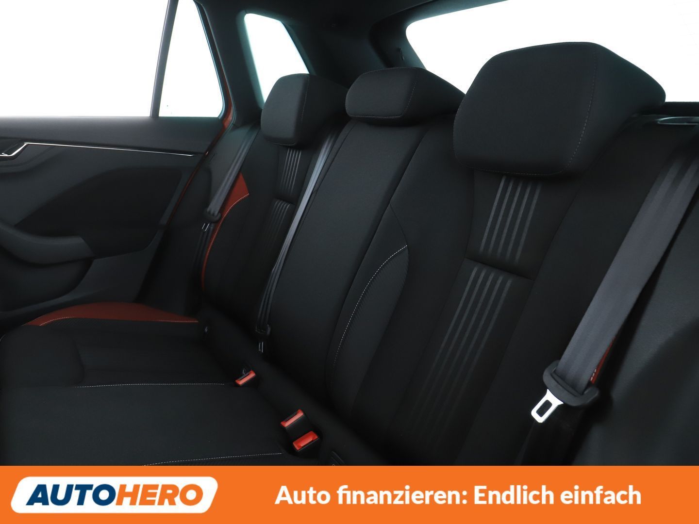 Skoda Kamiq 1.5 TSI ACT Monte Carlo Aut. NAVI LED ACC foto 14