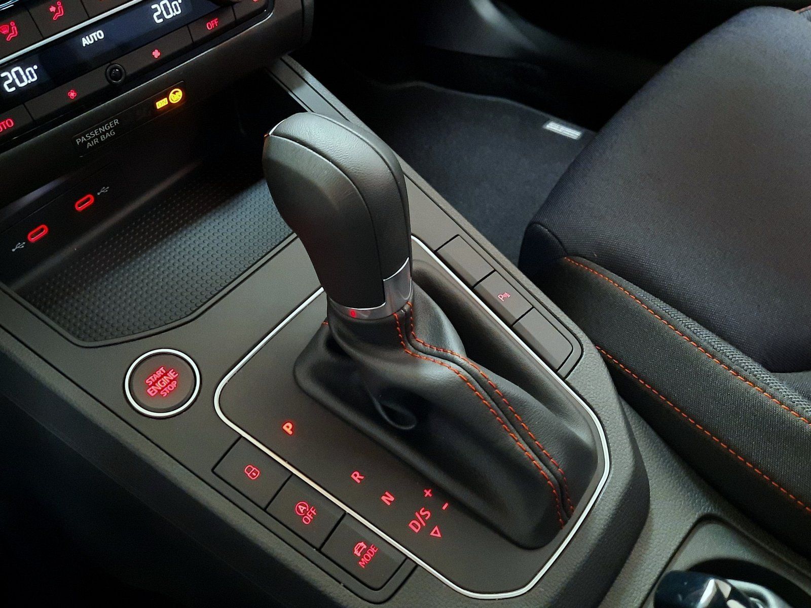 Fahrzeugabbildung SEAT Ibiza FR TSI DSG *Cam*LED*Sitzhzg*PDC*APP*ACC*