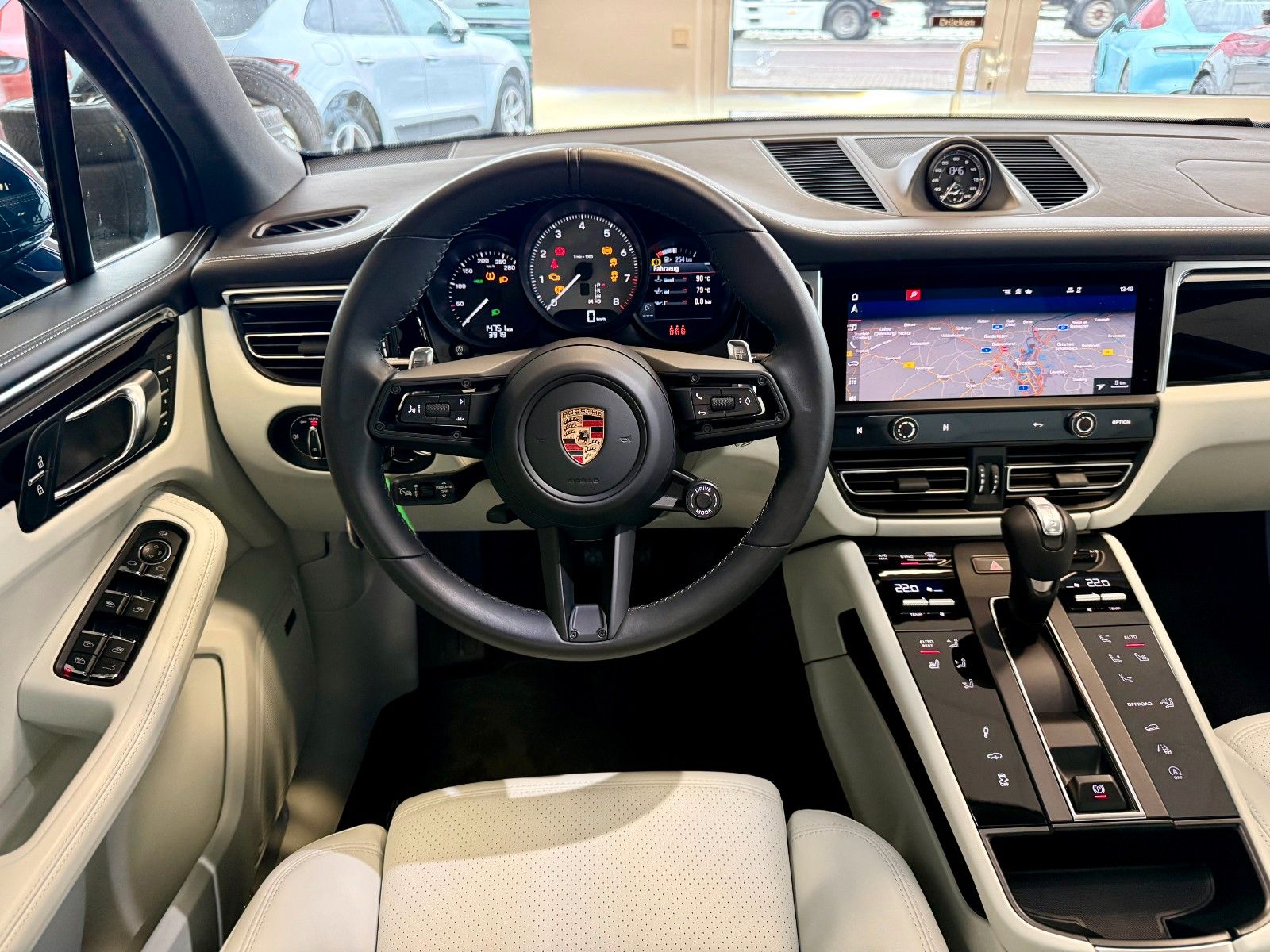 Fahrzeugabbildung Porsche Macan S Luftfederung/Panorama/ACC/SportChrono